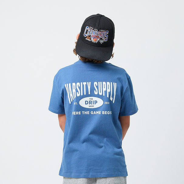 VARSITY GRAPHIC TEE